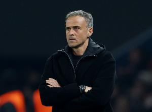 法甲主教练月薪排行：恩里克100万欧居首，德泽尔比55万欧次之